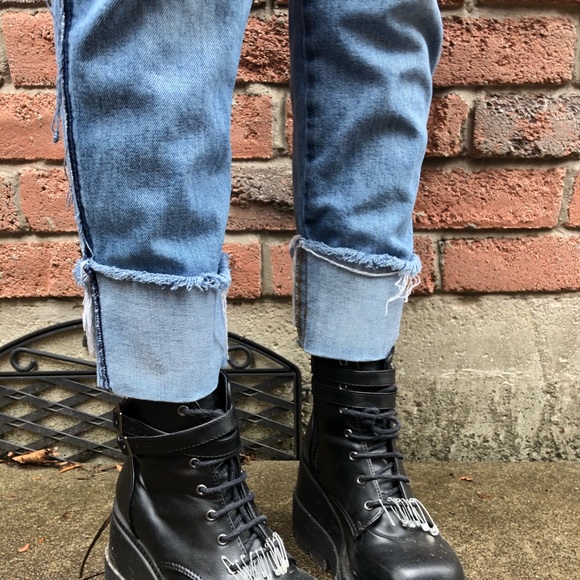 SOLD Vintage patchwork pocket distressed jeans ☺️ - Picture 4 of 7